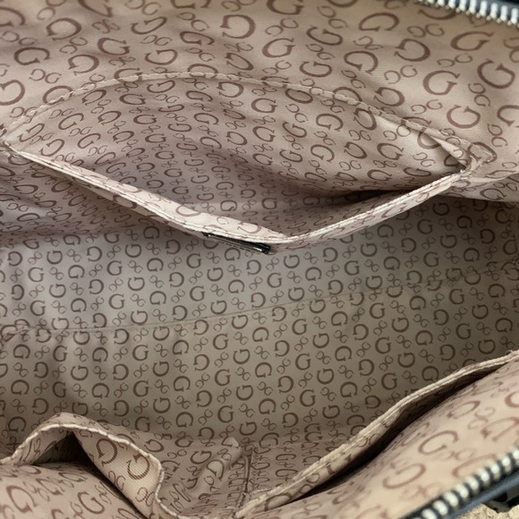 Black GUESS Purse - Picture 3 of 3